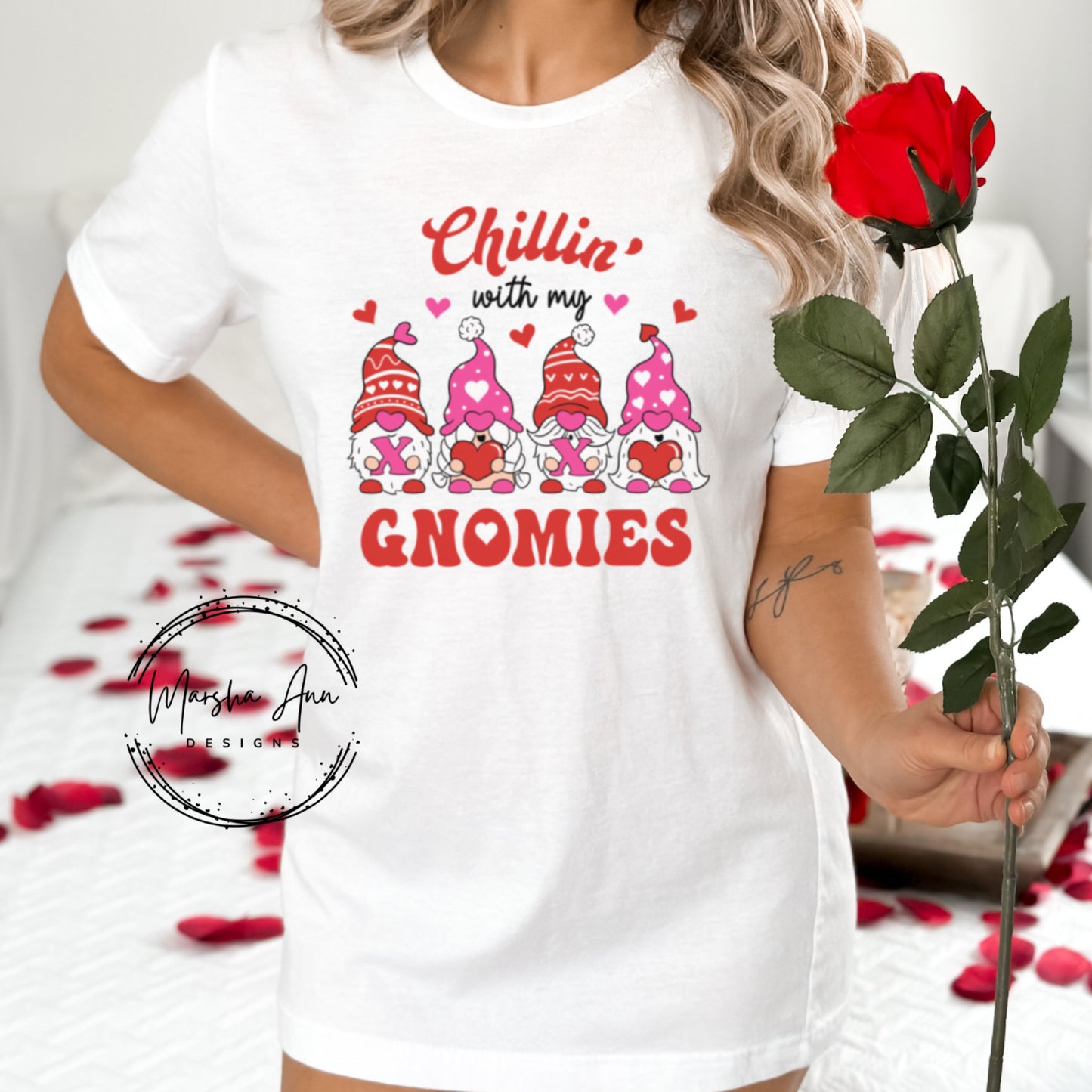 Chillin with my Gnomies Valentines Retro T-Shirt